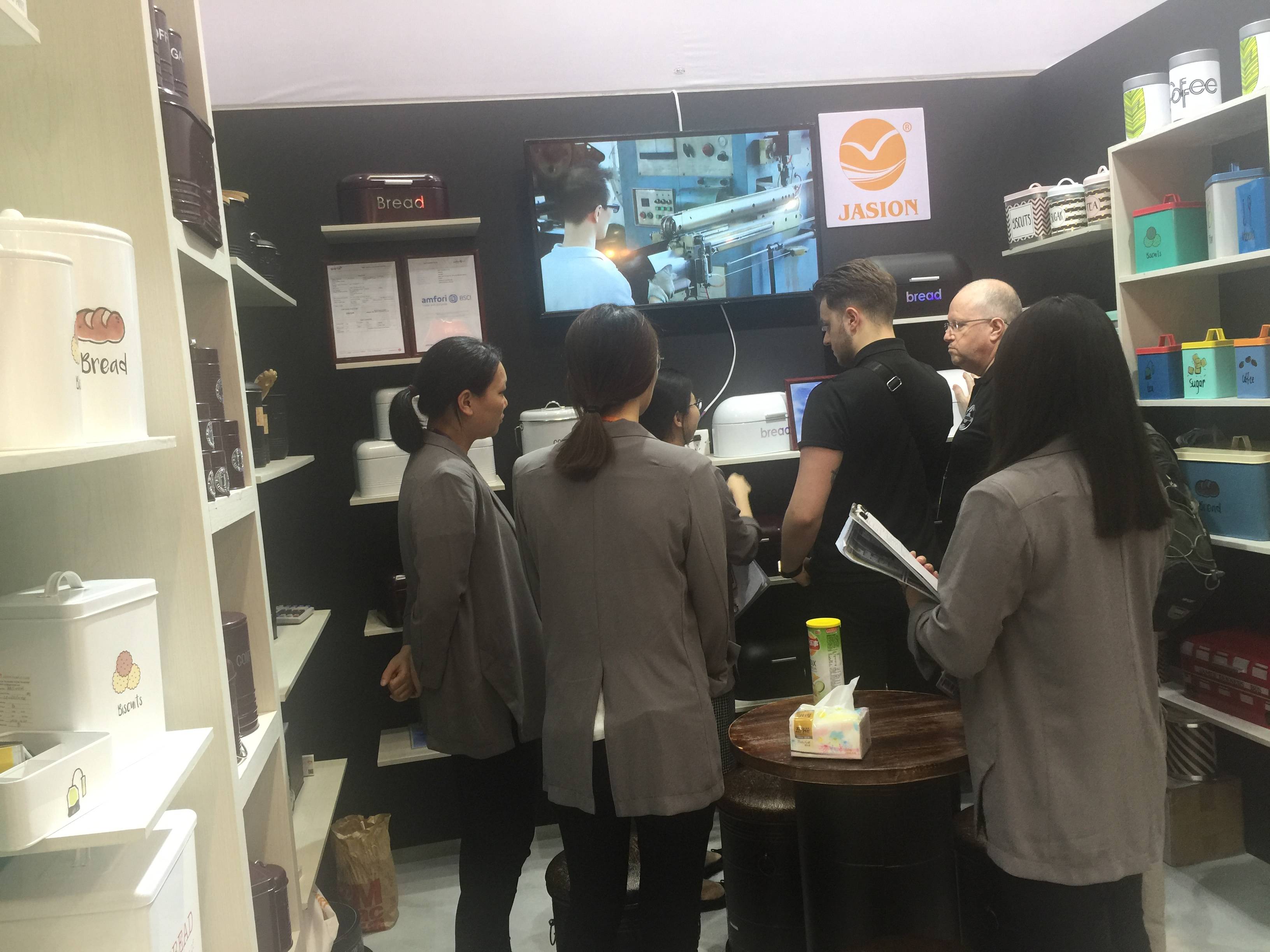 Jasion houseware team in fair